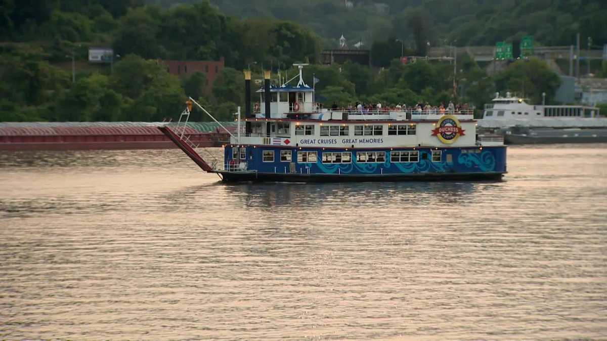 Autumn ambiance returns to the Gateway Clipper