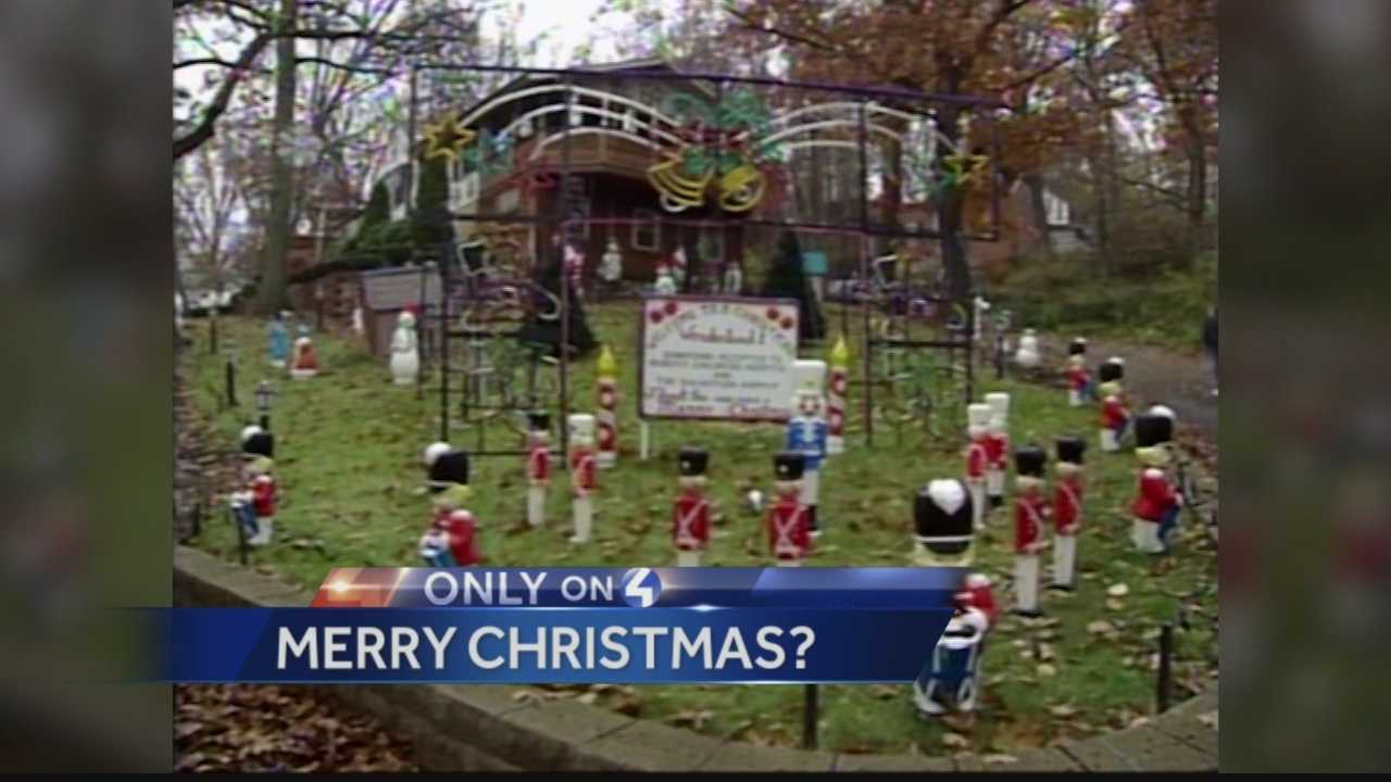 Ross Township Home once known for holiday lights now shows vulgar