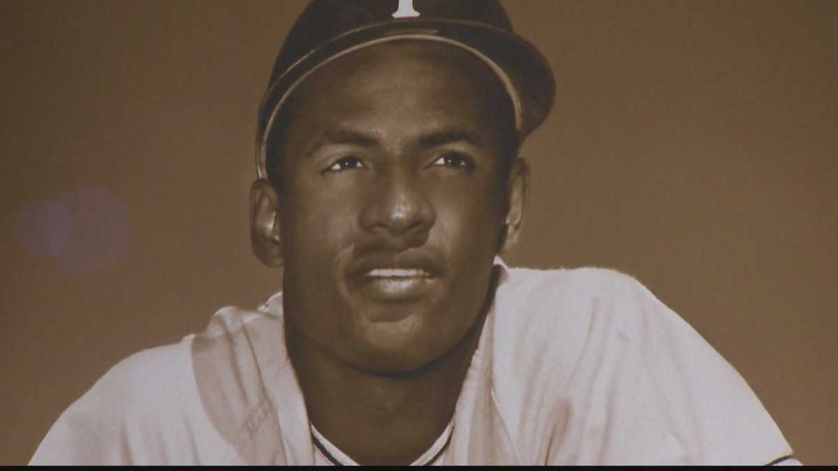 Roberto Clemente memorial unveiled near site of plane crash