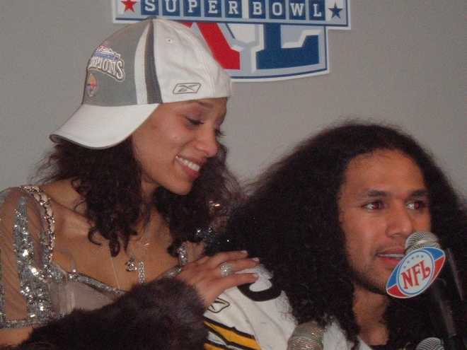 Troy&#x20;Polamalu&#x20;and&#x20;wife&#x20;Theodora