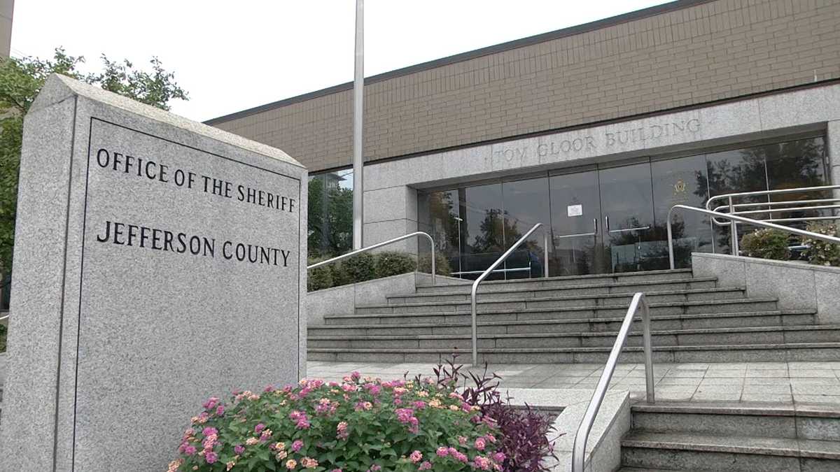 Pistol permit offices in Jefferson County closed Monday