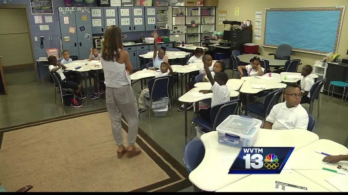 Lawmakers approve teacher pay raise, education budget