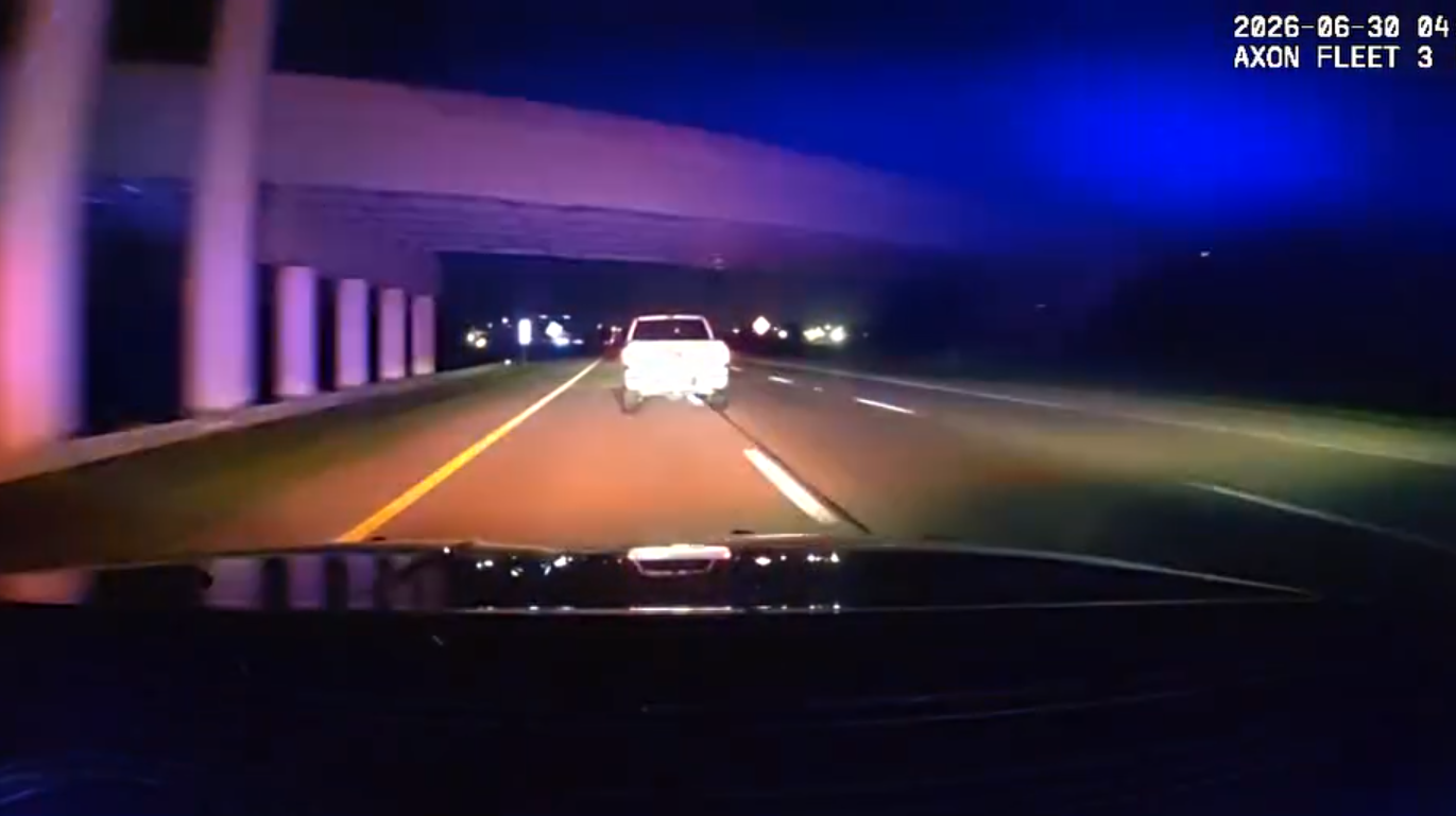 Officers arrest juvenile after early morning police chase in Franklin ends in crash
