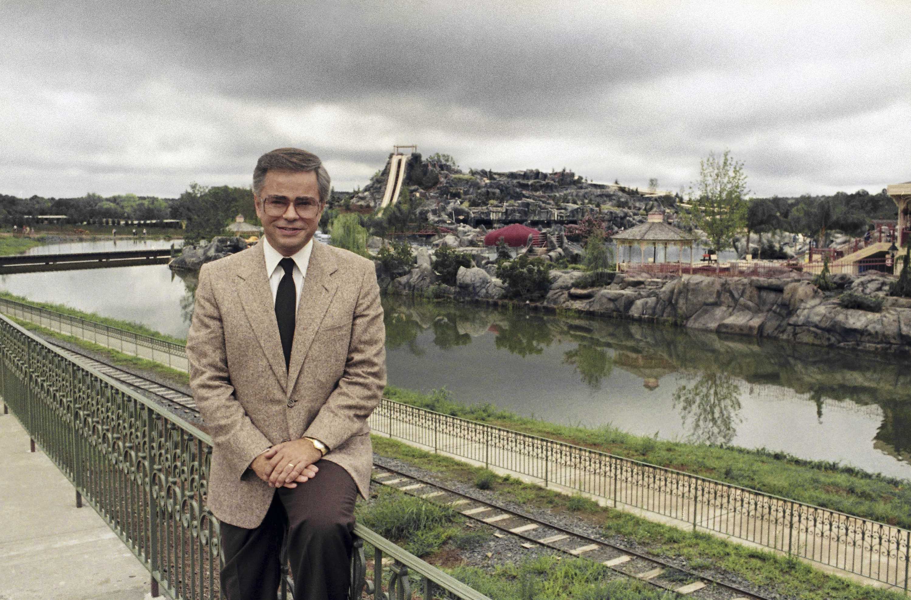 Televangelist Jim Bakker dead at 86