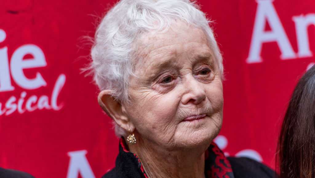 Oscar-nominated actress Barbara Barrie dies at 95 - WPBF
