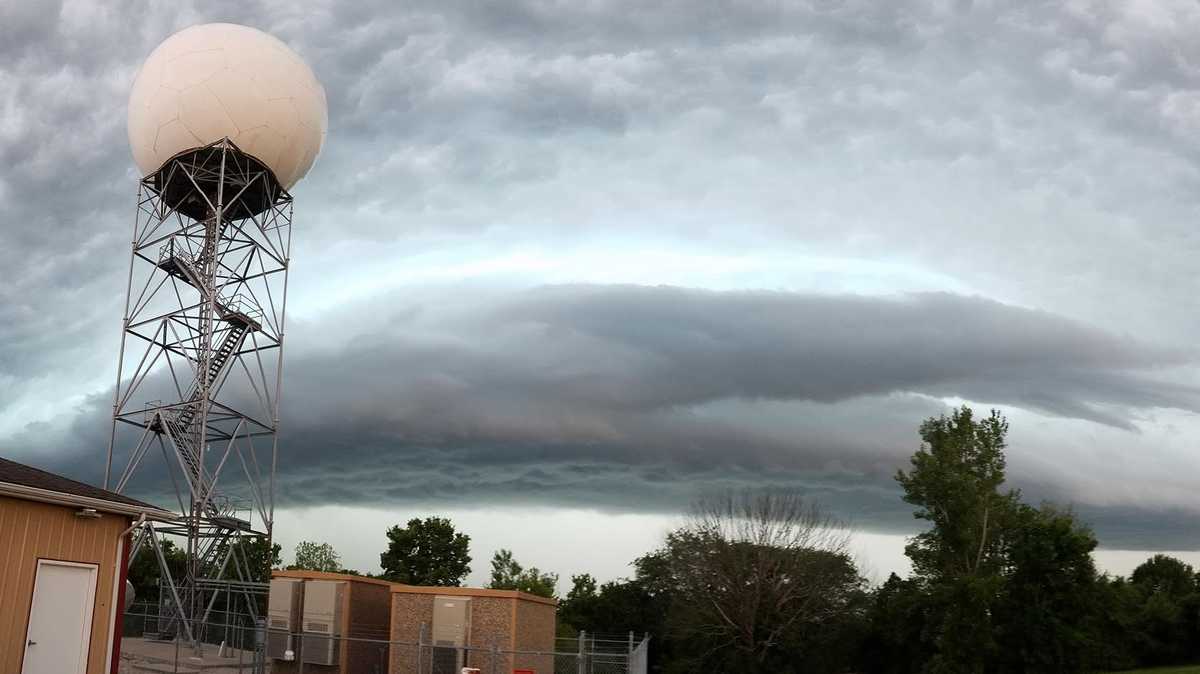 National Weather Service Pleasant Hill radar struck by lightning
