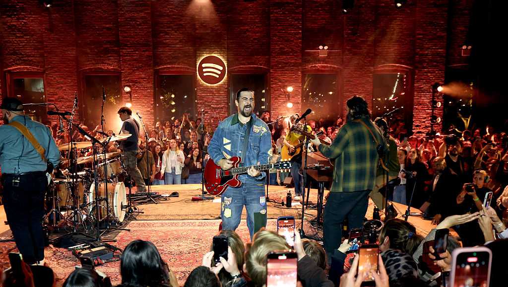 Macy’s Fourth of July show to feature Noah Kahan, Post Malone, Blake Shelton and...