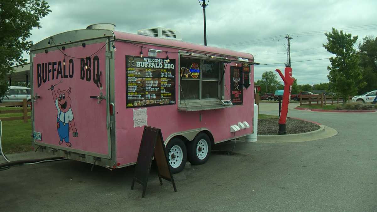 'It's a little rough': Buffalo BBQ food trailer adjusts to rising gas prices, travel time