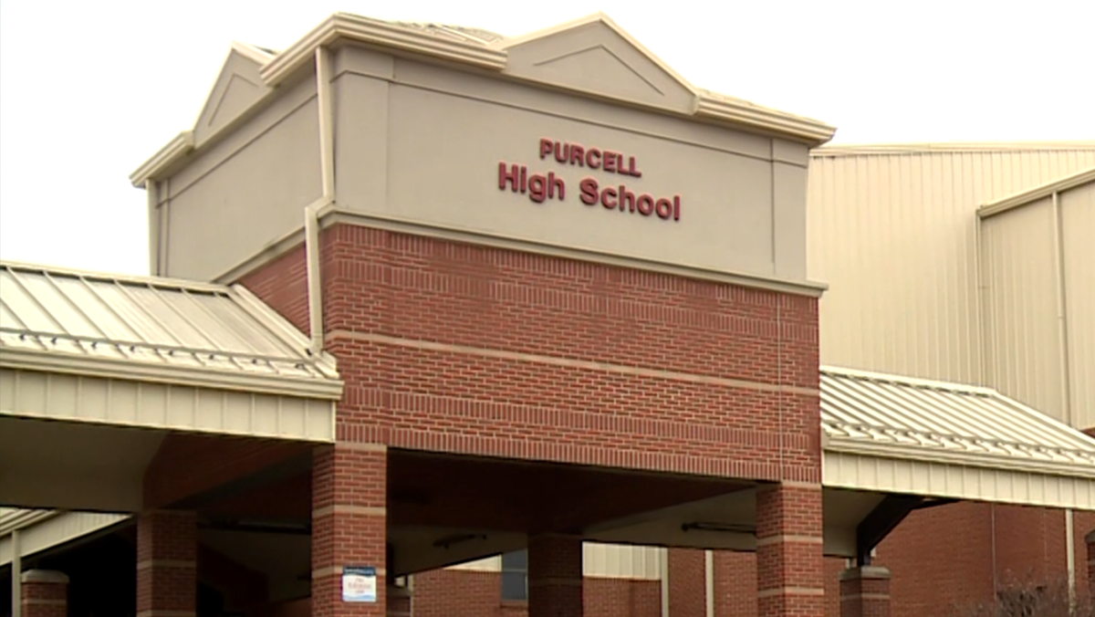 Police investigate reported bomb threat involving Purcell High School