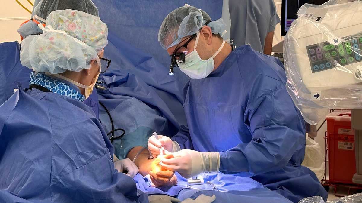 'My pain level was excruciating': Woman gets first thumb joint replacement in Baltimore