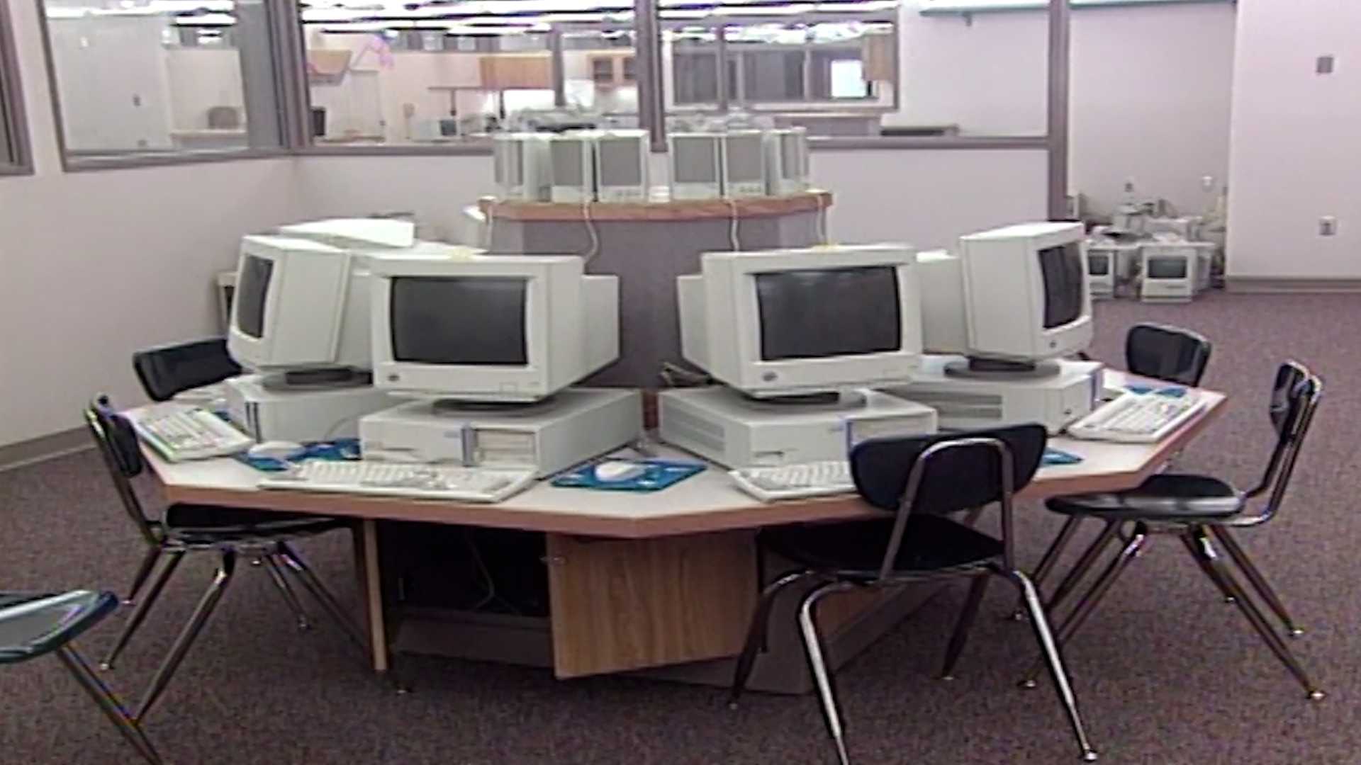 Omaha’s Skinner Magnet School debuts new classroom technology in 1996