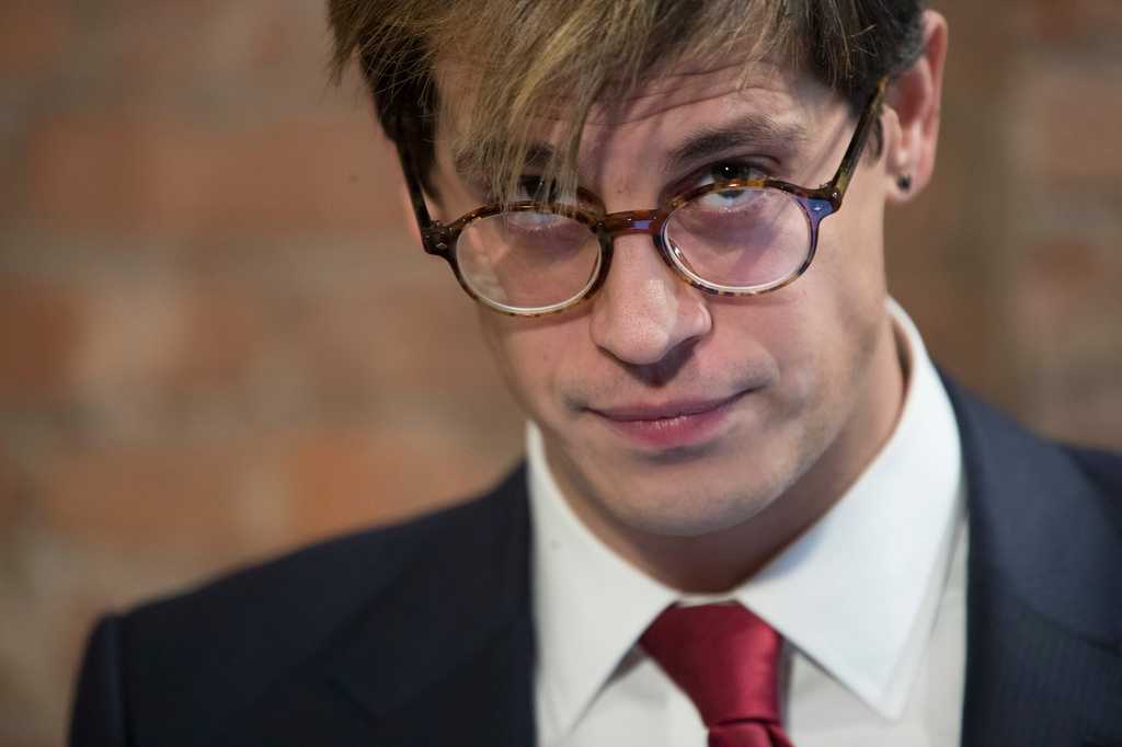 Far-right British provocateur Milo Yiannopoulos has been deported after his immigration arrest in US