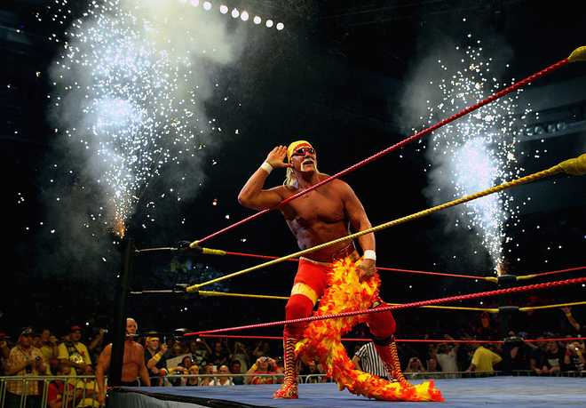 MELBOURNE, AUSTRALIA - NOVEMBER 21:  Hulk Hogan works the crowd during Hulk Hogan's Hulkamania Tour at Rod Laver Arena on November 21, 2009 in Melbourne, Australia.  (Photo by Mark Dadswell/Getty Images)