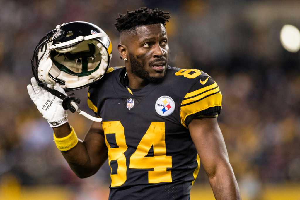 Ex-NFL star Antonio Brown to accept plea deal on attempted murder charge, his lawyer says