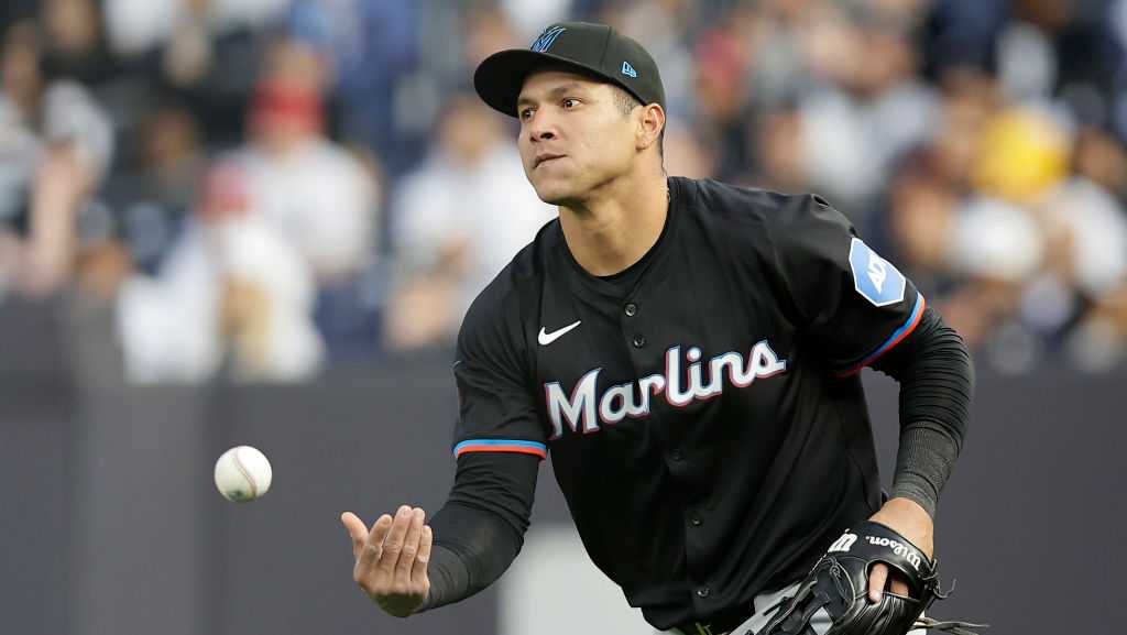 Ex-Miami Marlins player Avisaíl Garcia sues University of Miami medical school over injury treatment