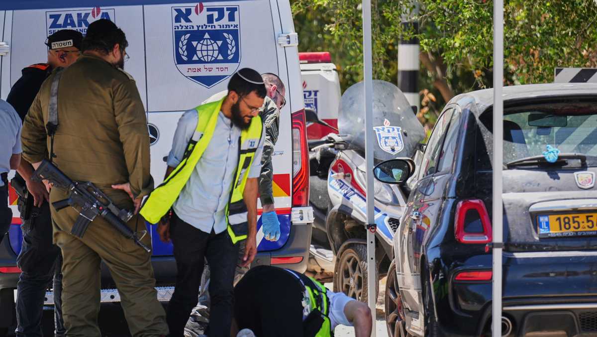 Arab attacker opens fire in central Israel, killing 1, wounding 5