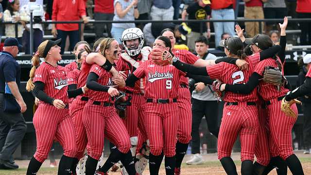 'Take the time to soak it in': Nebraska softball prepares to face Arkansas in Women's College World Series