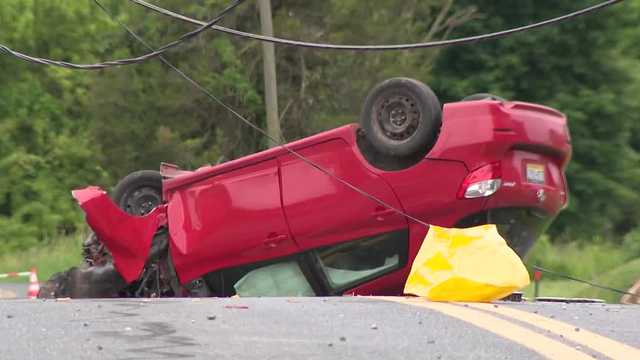 Car crashes into pole, knocks down wires in South Londonderry Township
