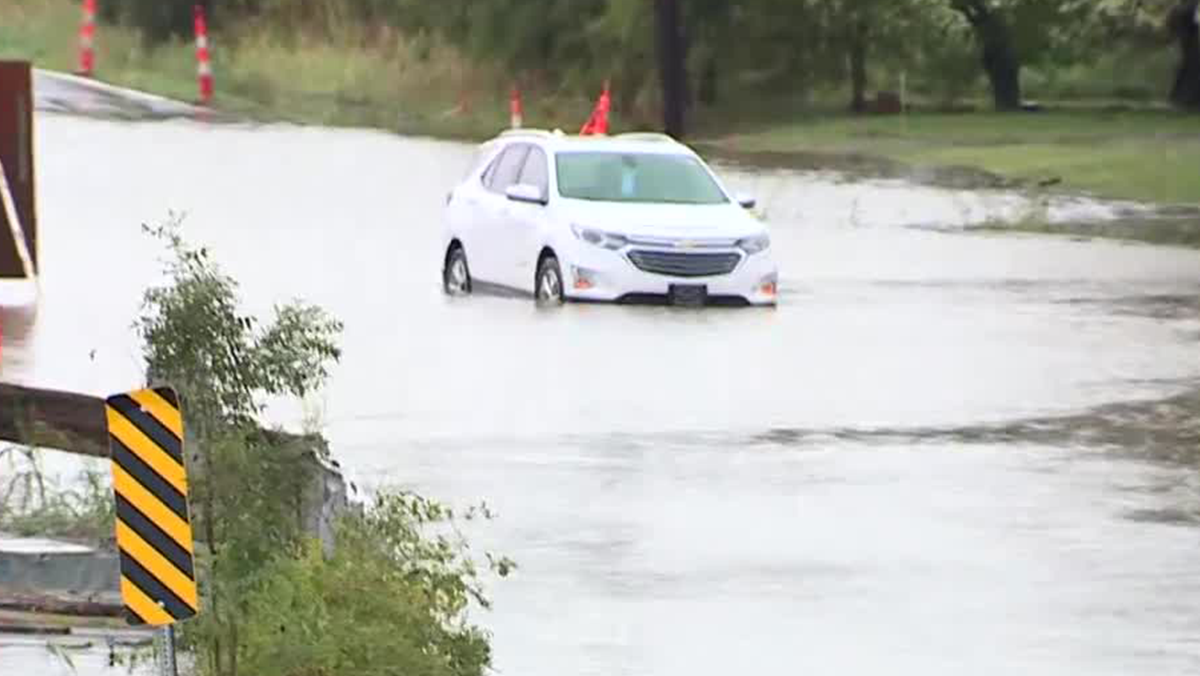 Reported water rescue underway as water floods road in El Reno - KOCO