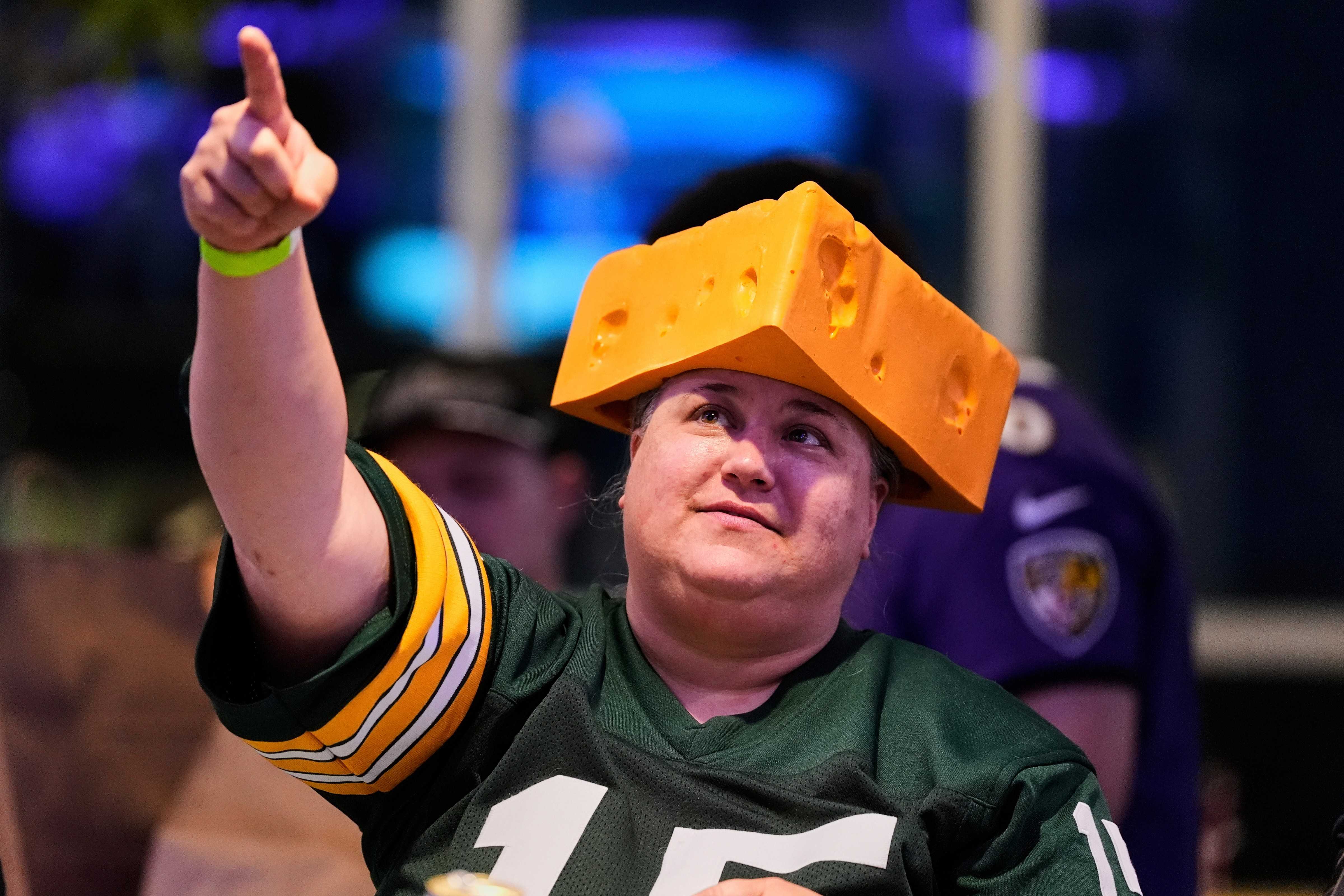 wisn.com - Matt Smith - Packers fire back at Fitzgerald saying fans should be 'offended' by push change broadcasting law