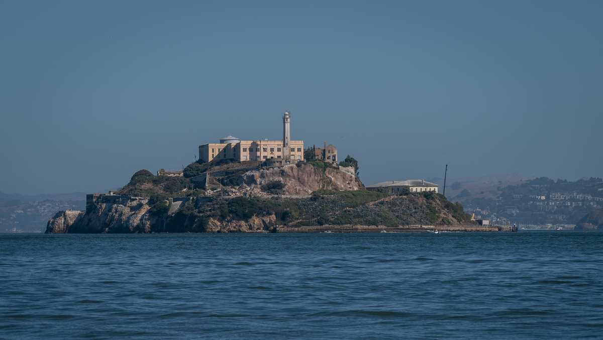 1 dead and 1 missing after pontoon boat fire near Alcatraz Island off San Francisco