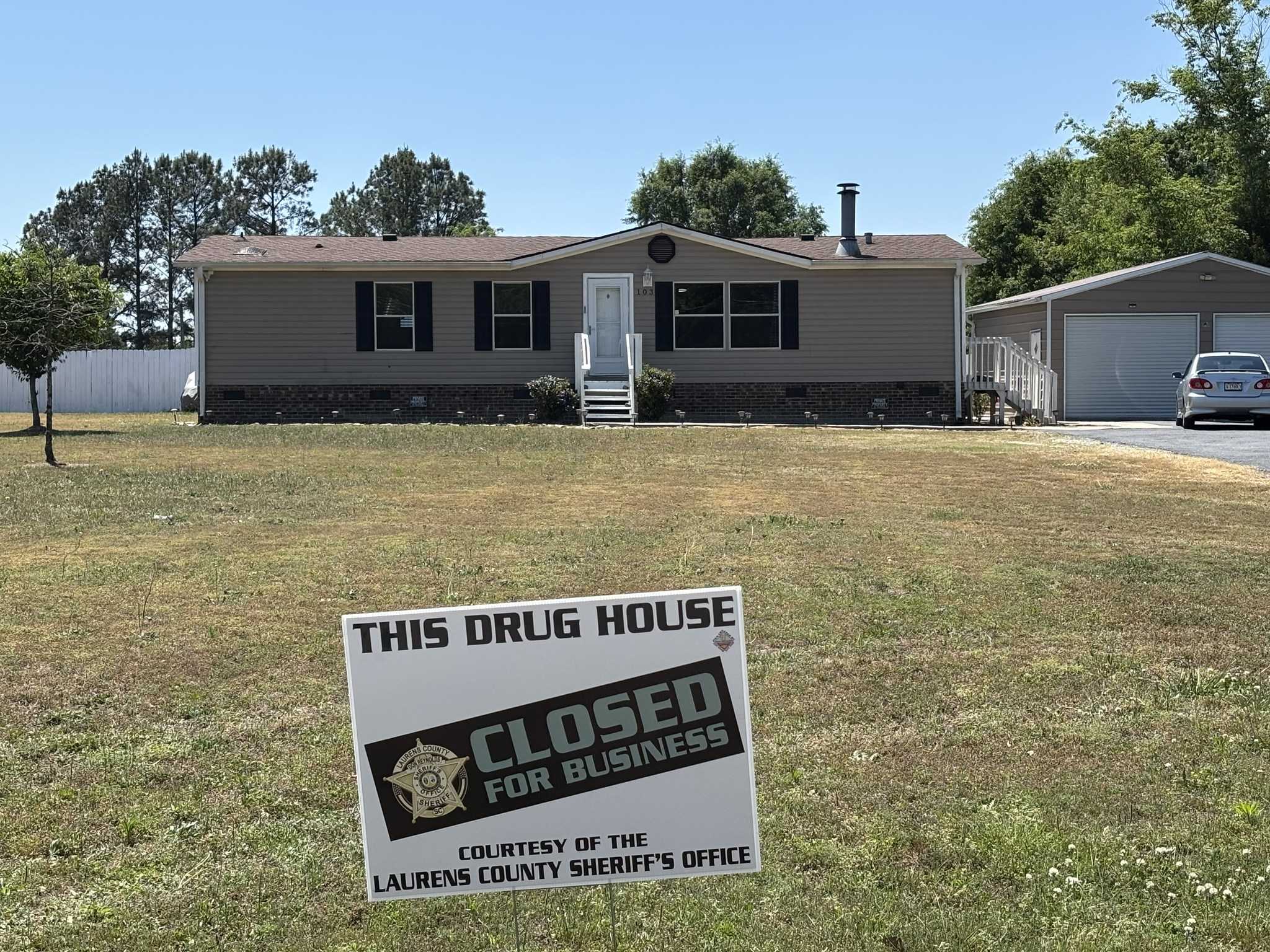 wyff4.com - Stephanie Moore - Upstate sheriff's office seizes crack, cocaine before drug house is 'closed for business