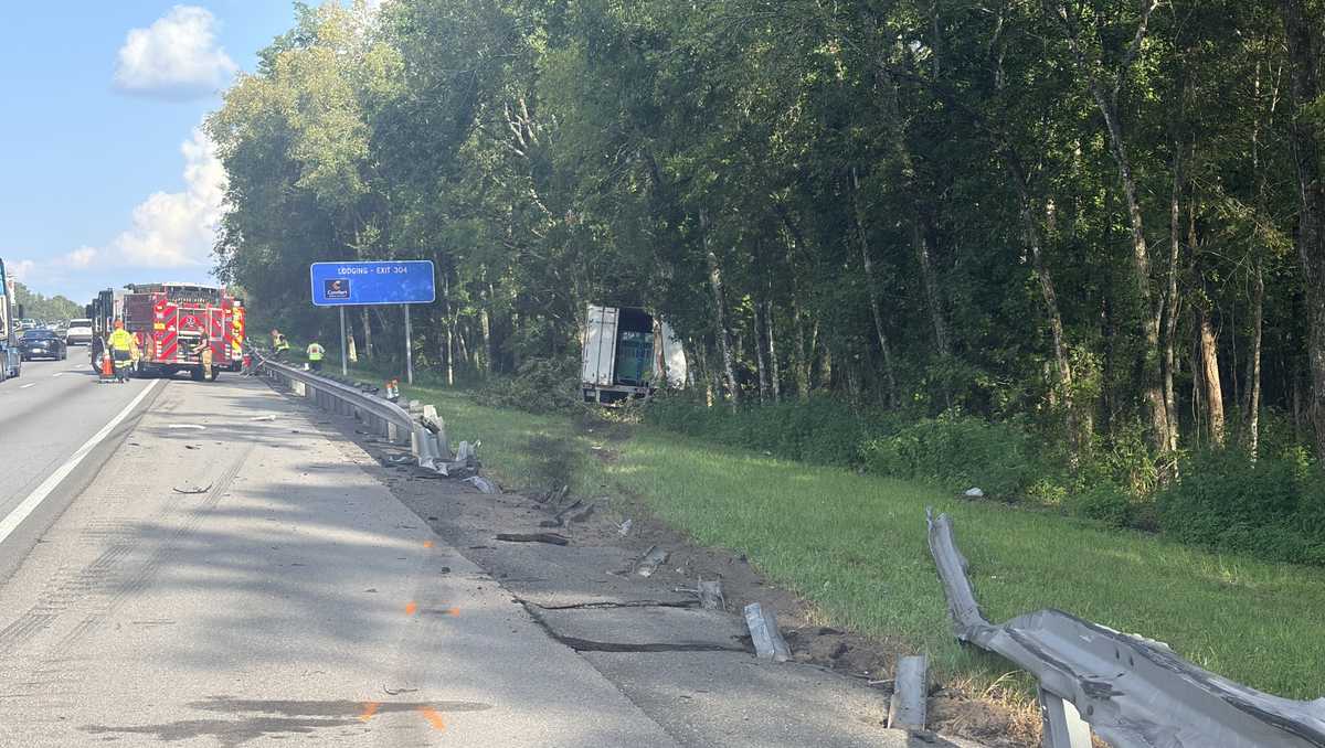 Tampa man killed after tractor-trailer crashes into trees along SR-91 in Sumter County