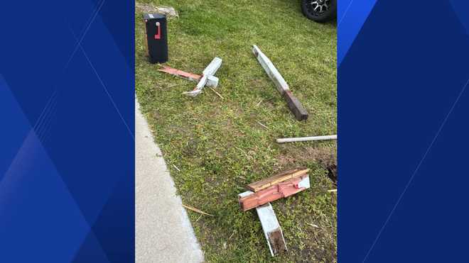 Mailbox smashed in DUI crash along the 2000 block of NE 34th Lane in Cape Coral