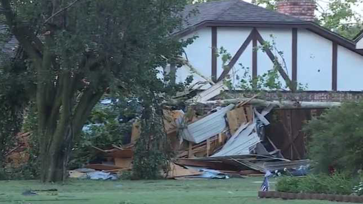 El Reno homes see damage after overnight storms hit neighborhood - KOCO
