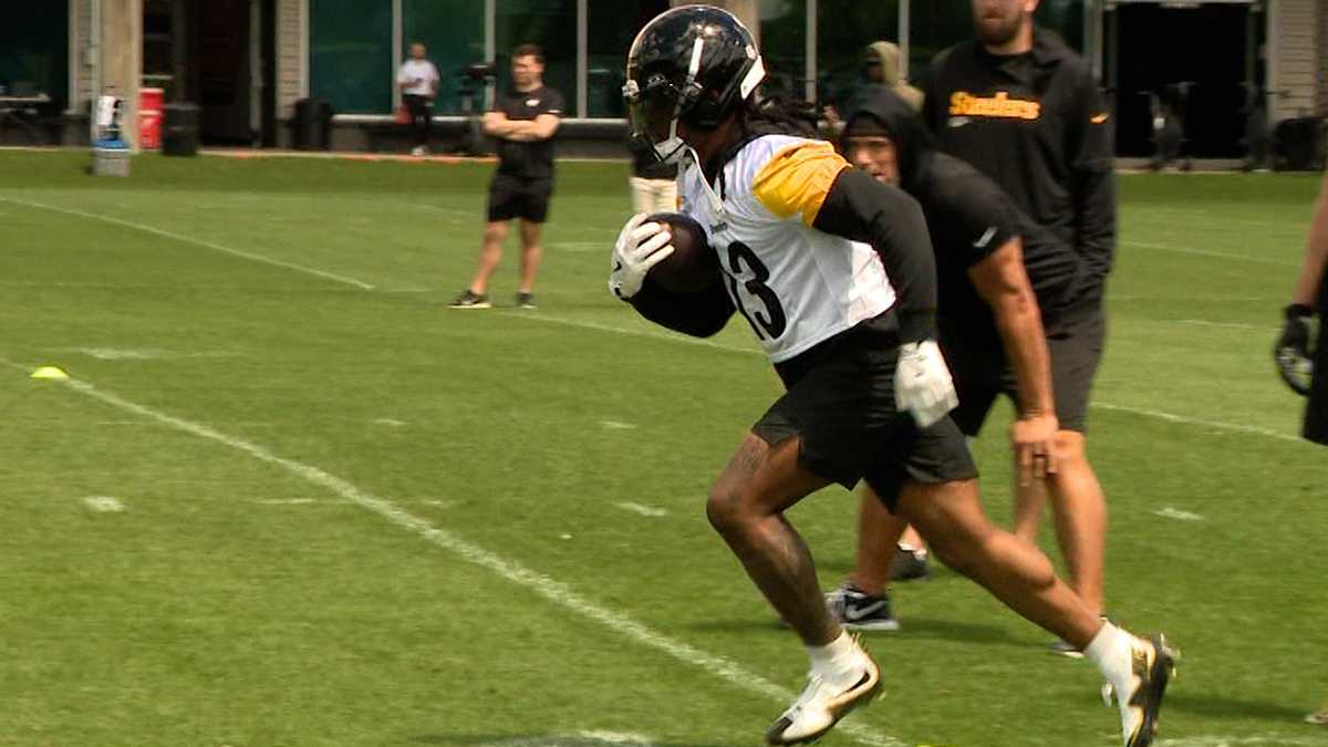 'Mothers know best': Steelers RB reunites with McCarthy after mom's prediction