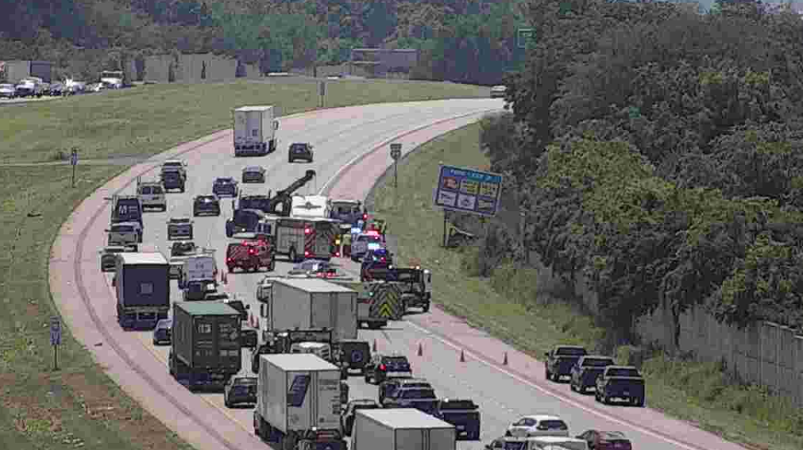 2 hospitalized after four-vehicle crash involving Rumpke truck closes lanes on I-75
