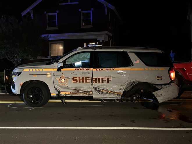 Депутат округа Бун, ребенок среди троих пострадал в результате аварии с участием подозреваемого в похищении