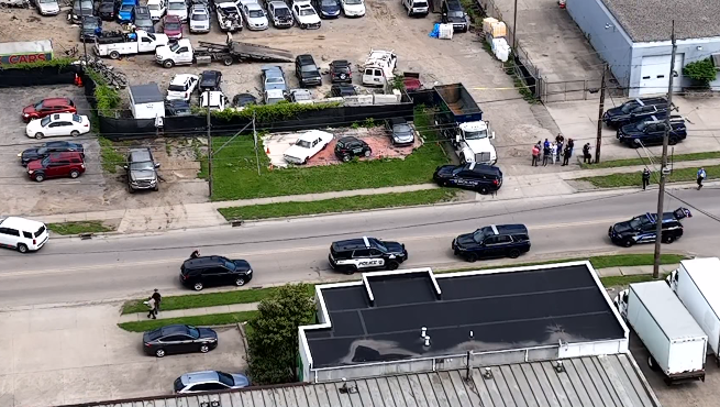 Police searching for suspect after deadly shooting at Lockland auto business
