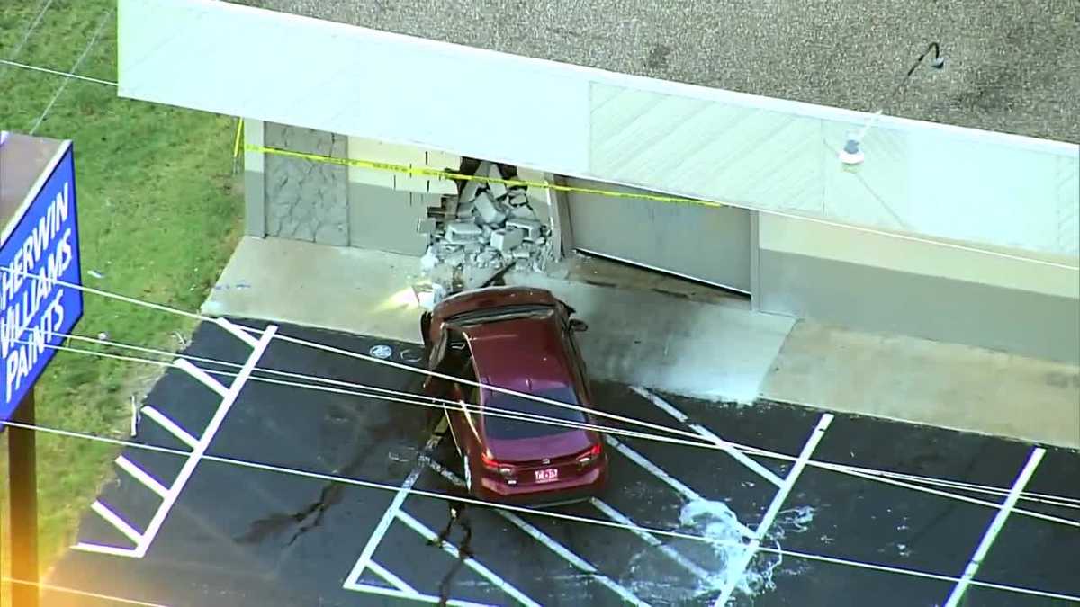 Police: Driver crashes into northwest Oklahoma City building after multi-vehicle...