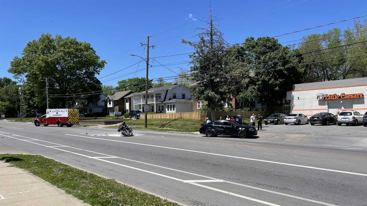 Des Moines motorcyclist dies after collision with car in Waveland Park neighborhood