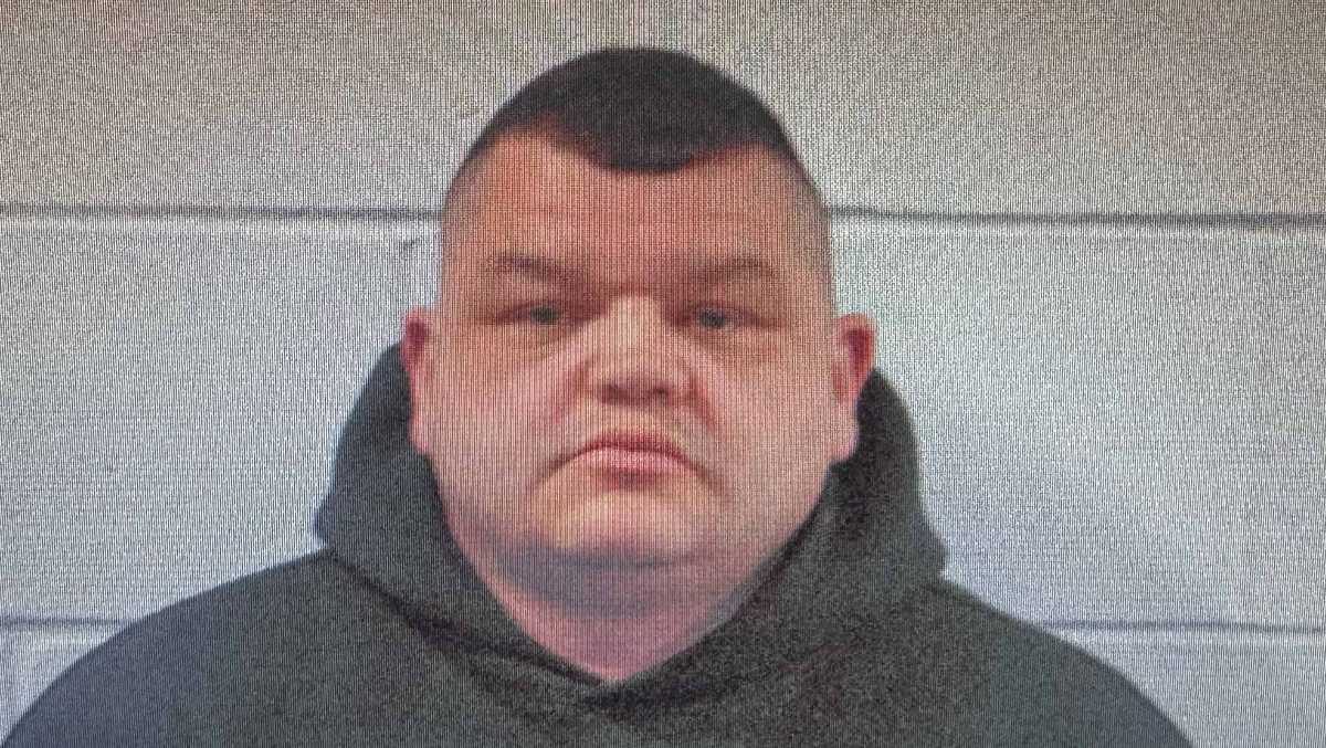 सफ़ोल्क काउंटी शेरिफ विभाग के अधिकारी पर मानव तस्करी, बाल बलात्कार का आरोप