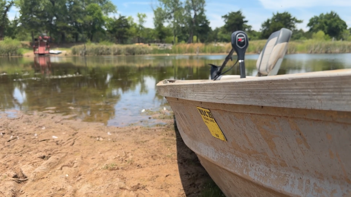 Cedar Lake residents struggle with water shortages, rely on neighbors for support