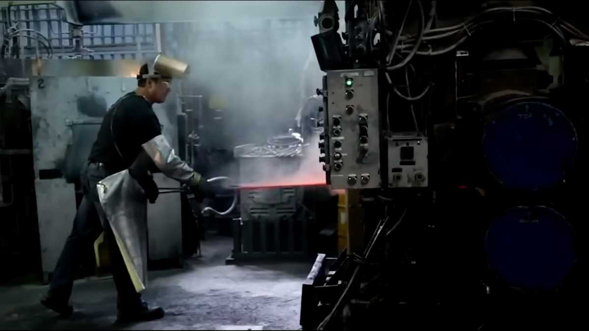 Maine company that made components for Artemis II to become publicly traded