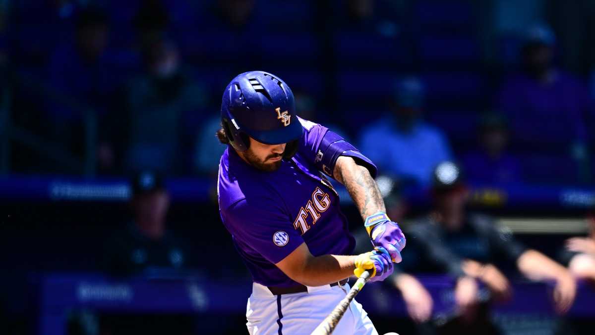 LSU sweeps doubleheader against South Carolina
