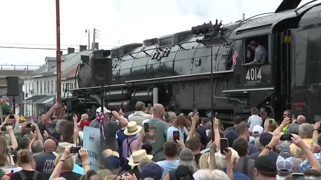 World's largest steam locomotive 'Big Boy' arrives in Lebanon