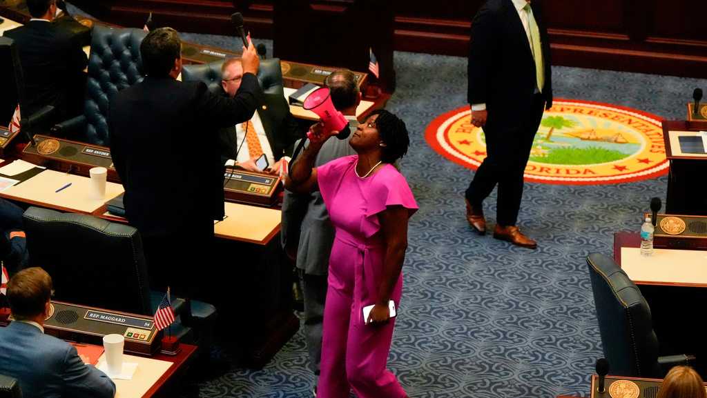 Angie Nixon courts Gen Z voters at UCF town hall ahead of Florida's general election