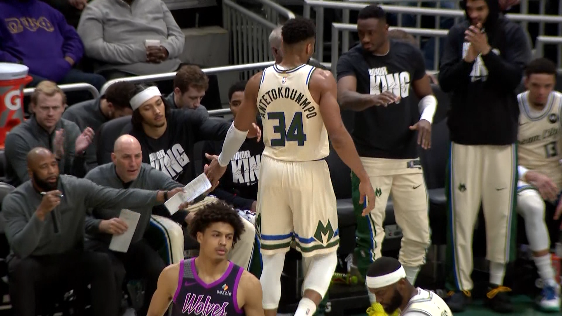 Latest reports intensify spotlight on Giannis, Bucks