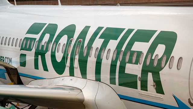 Frontier flight to Chicago diverted to Miami after passenger chokes off-duty flight attendant