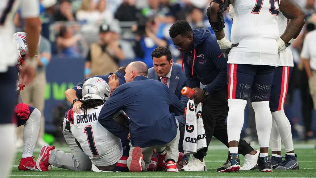 Patriots WR A.J. Brown placed on injured reserve