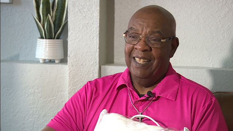 Boynton Beach breast cancer survivor urges men to recognize warning signs