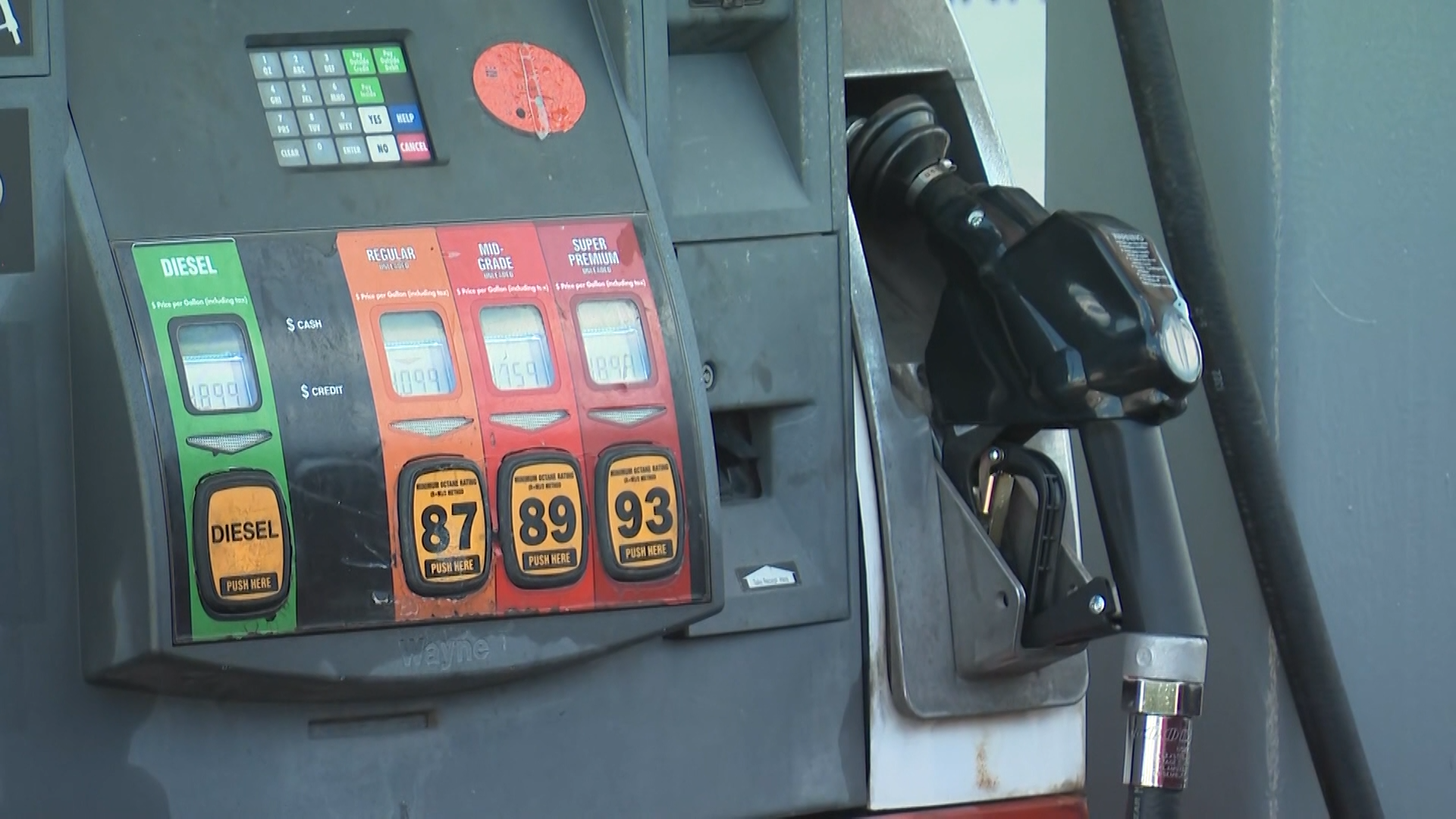 Diesel prices hit record high in Wisconsin, according to GasBuddy