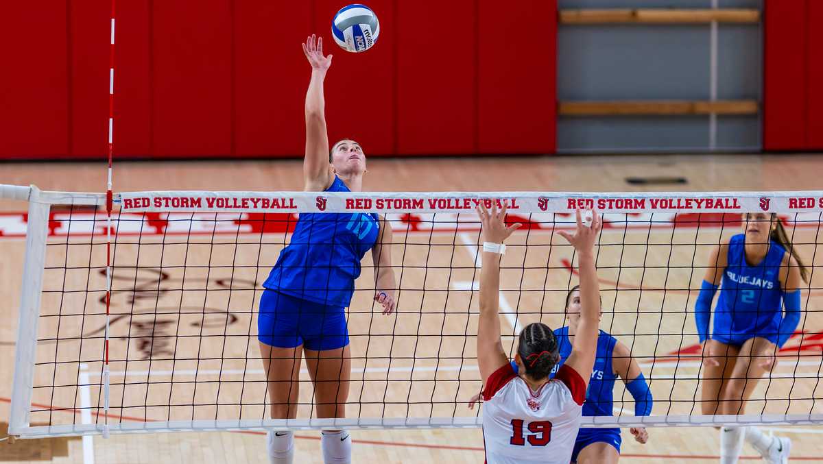 Bluejay volleyball takes down Red Storm in four sets
