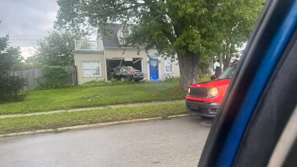 Car crashes into West Allis home; 18-year-old arrested