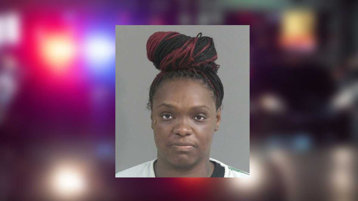 Woman left 3 children alone at Sam's Club in South Carolina to go sell candy, po...