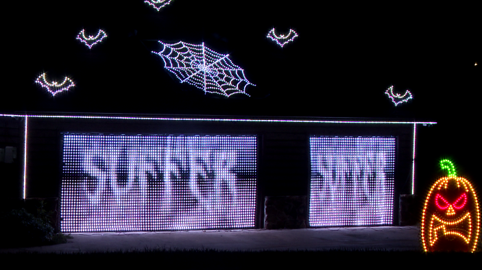 Brandon family creates nightly Halloween light show concert